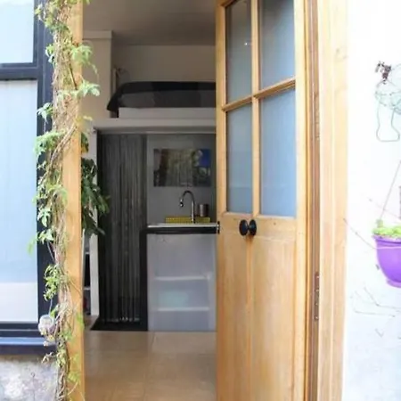 Apartment Atelier D'artiste / Artist Loft / 35m2 Paris